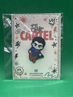 DC Universe Superman PVC Rubber Hat Pin Lapel Backpack Collectible